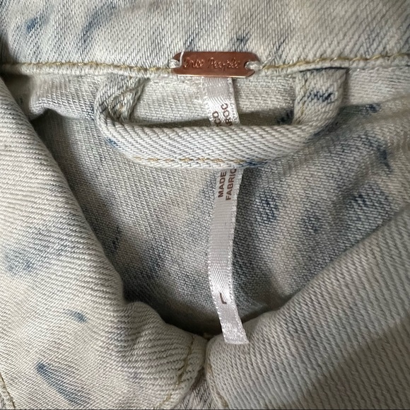NWT! Free People Rumors Jones Tie Dye Blue Denim Jacket - Picture 5 of 10